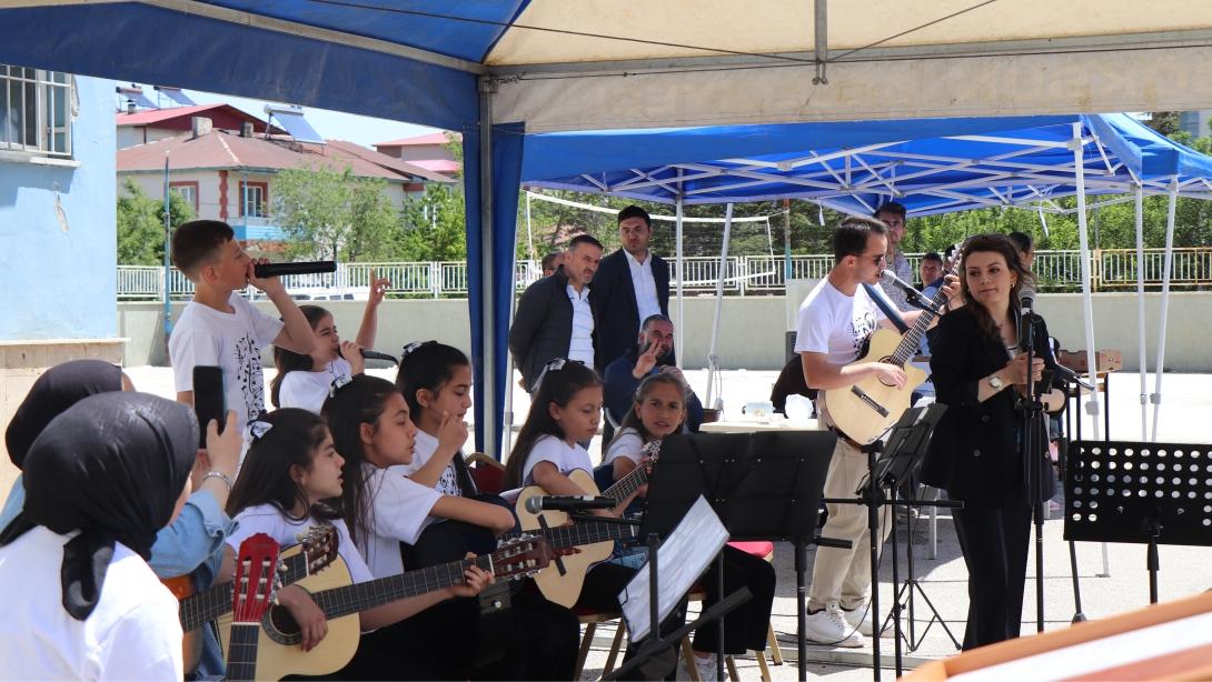 Turna Bucağı İlk/Ortaokulumuzun Kermes, Müzik Dinletisi, Tübitak 4006 Bilim Fuarı ve Resim Sergisi Etkinlkileri